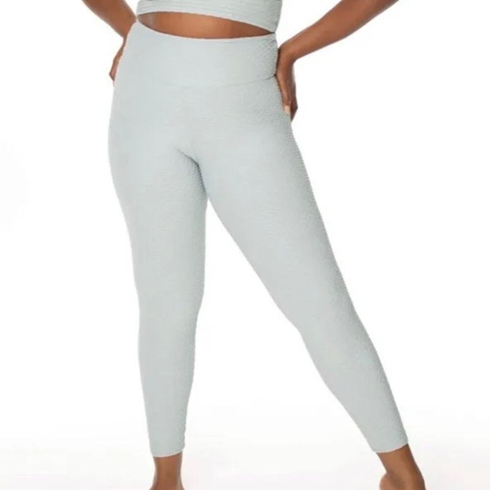 BOOTY BY BRABANTS Croco Skin Cropped Capri Leggings Stone